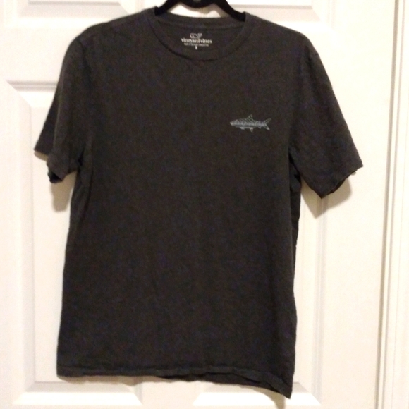 Vineyard Vines Tops - Vineyard Vines dark gray tee shirt